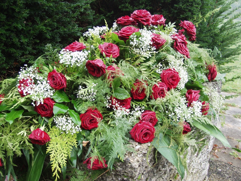 funeraire-CONSEGUDES-min_roses-61203